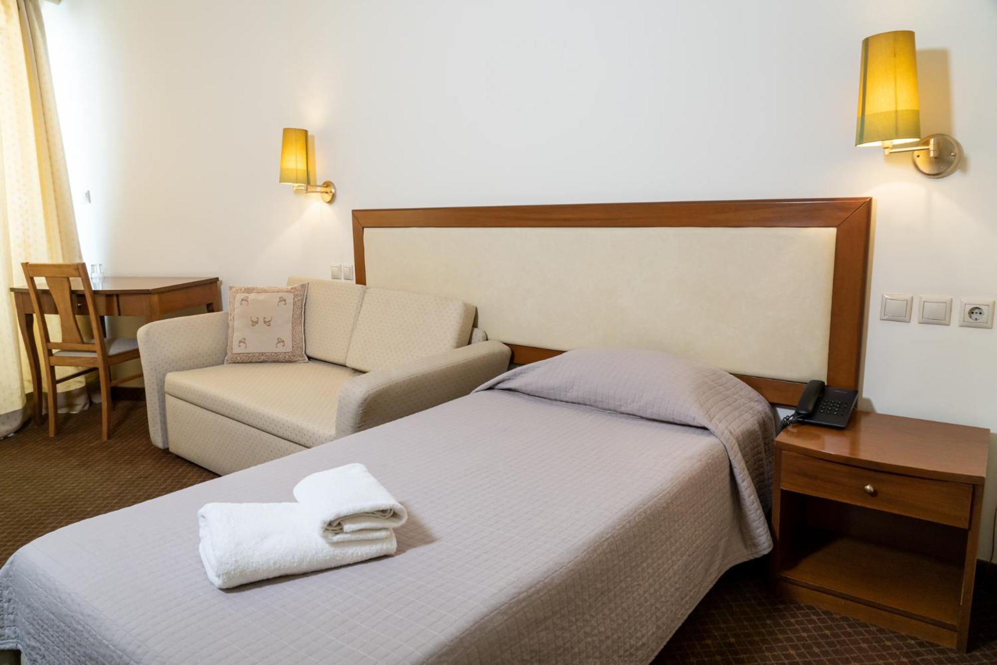 Four Seasons 3*