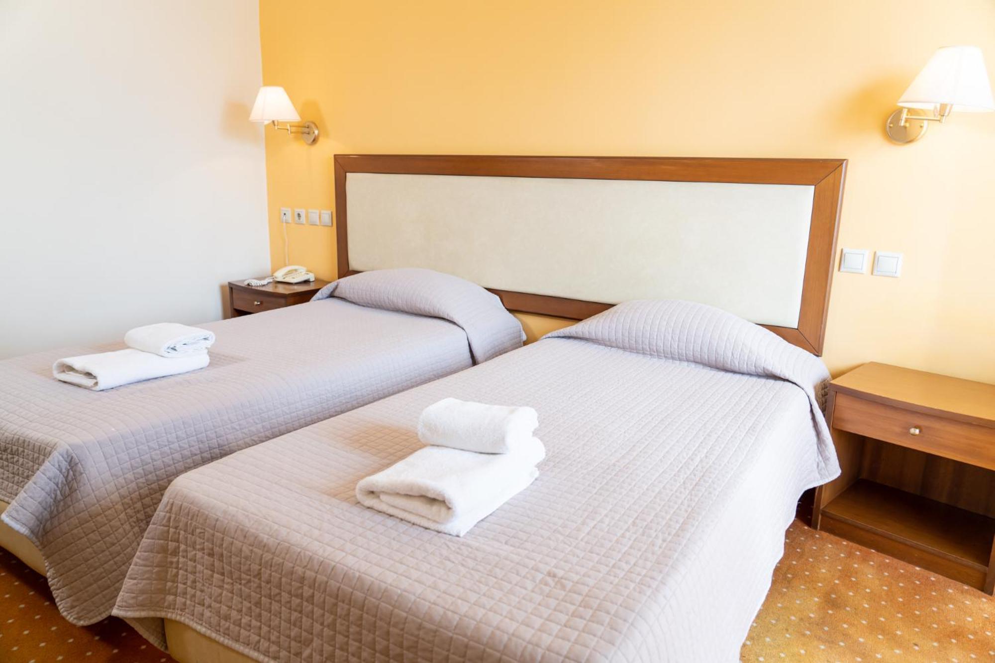 Four Seasons Отель 3*