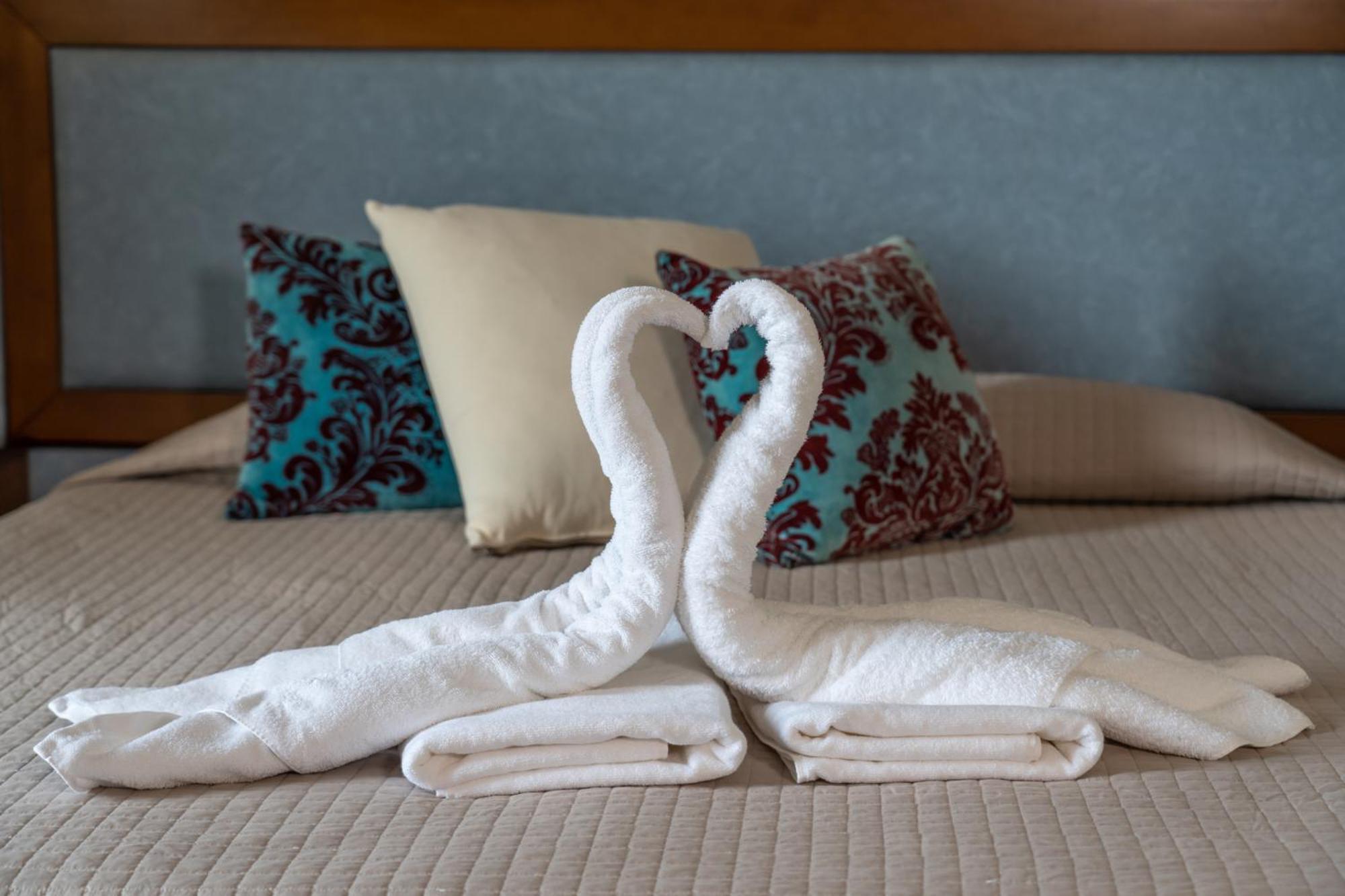 Four Seasons 3* Афины